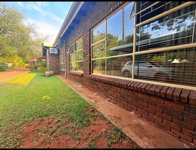 3 BEDROOM HOUSE FOR SALE IN FLORA GARDENS